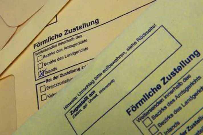 Gerichtsvollzieher überlastet: 'Kuckuck' fliegt 'Pleitegeiern' hinterher Bild: Gerichtsvollzieher überlastet: 'Kuckuck' fliegt 'Pleitegeiern' hinterher