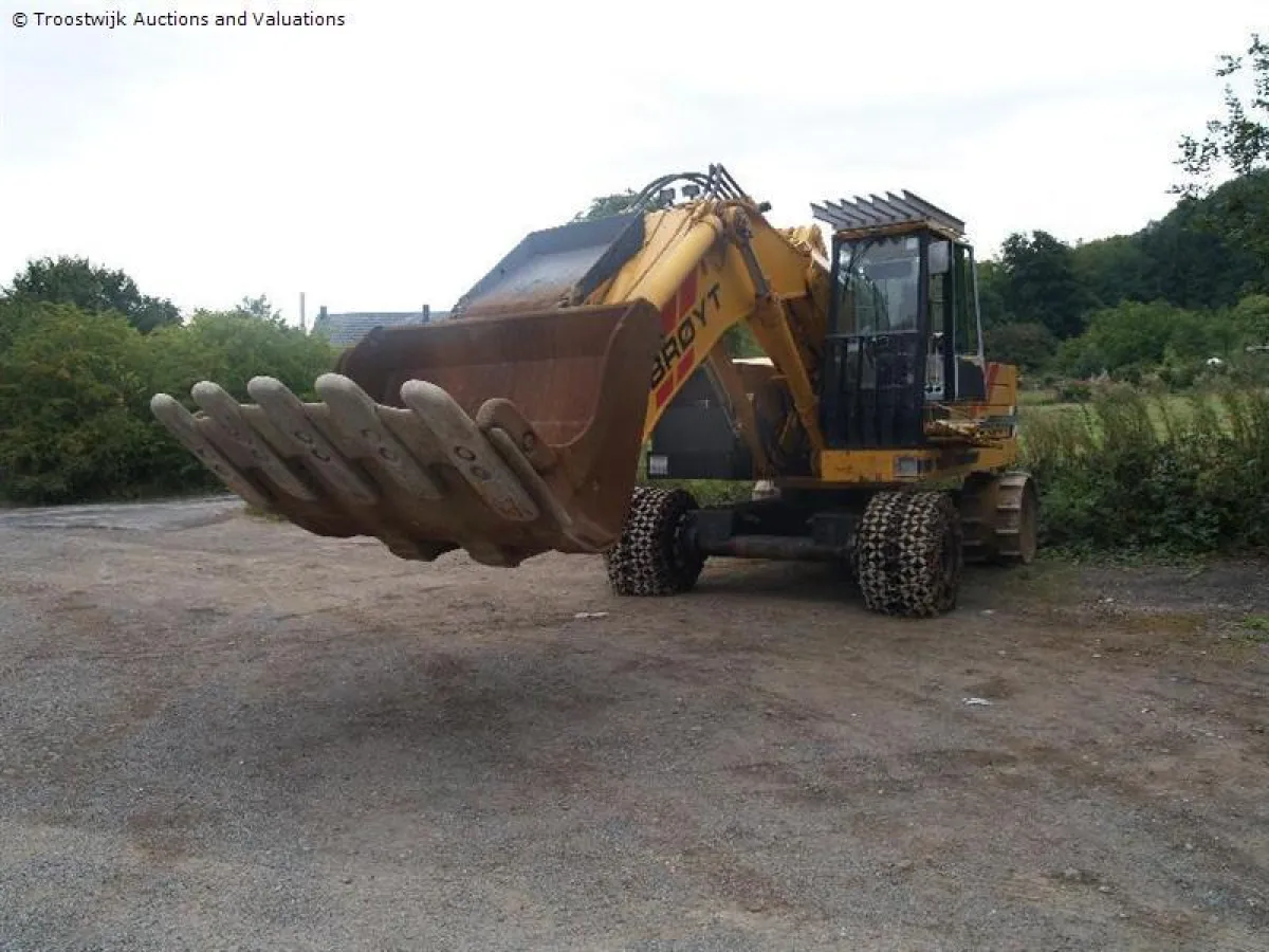 Hochlöffelbagger BROYT