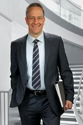 Private Equity Europa Plus Global GmbH & Co. Nr. 3 KG: Kanzlei Seehofer erstreitet Urteil gg. Commerzbank AG Bild: Private Equity Europa Plus Global GmbH & Co. Nr. 3 KG: Kanzlei Seehofer erstreitet Urteil gg. Commerzbank AG