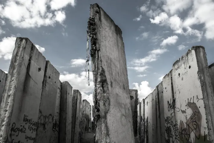 Bild: 25 Jahre Mauerfall 2014 Fotoausstellung OFF - WALL