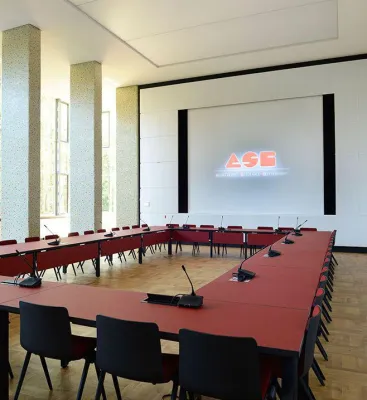 Bild: Moderne Medientechnik für den Konferenzraum in der Berliner Senatsverwaltung für Stadtentwicklung und Umwelt