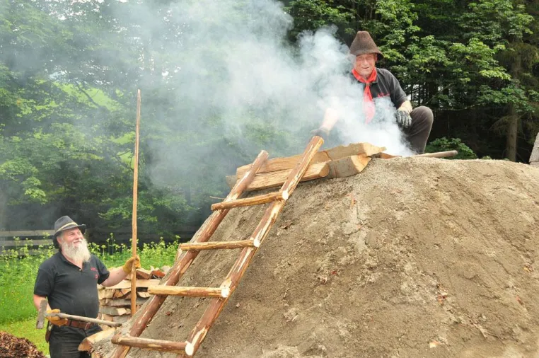 Bild: Altes Handwerk erwacht wieder zum Leben