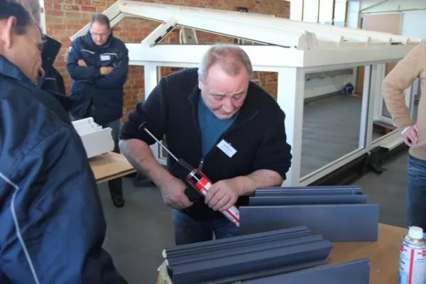 Bild: Merkblatt zum Einsatz von Dicht-stoffen vorgelegt