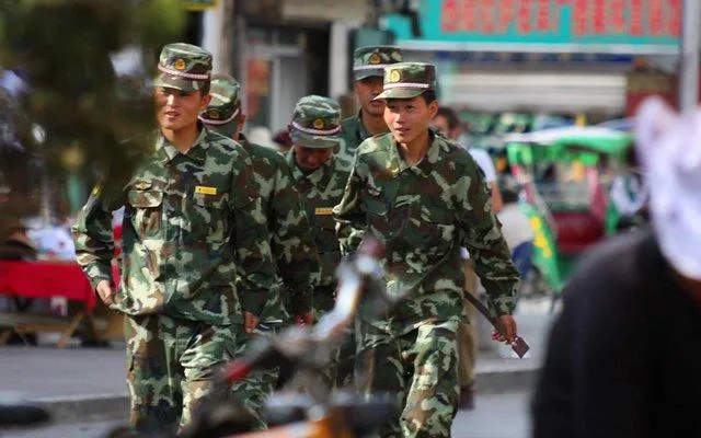 Auch zwei Jahre nach den Demonstrationen von 2008 berichten Tibeter von scharfen Sicherheitsmaßnahmen Bild: Auch zwei Jahre nach den Demonstrationen von 2008 berichten Tibeter von scharfen Sicherheitsmaßnahmen