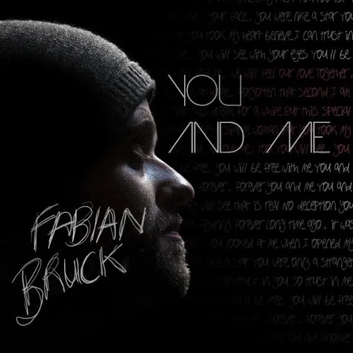 Bild: Fabian Bruck - Strahlender Gewinner der "Keep Your Light Shining" Show veröffentlicht erste Single