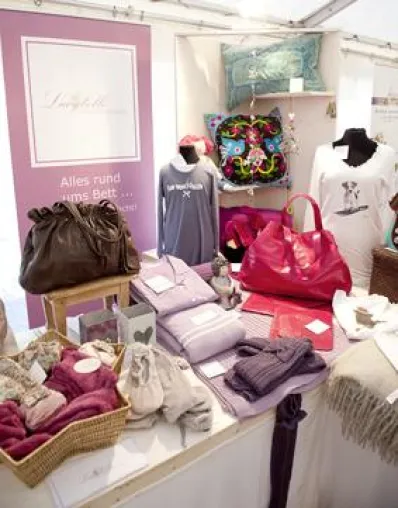 Bild: Reuter Badshop feiert Hof-Fest in stimmungsvollem Ambiente