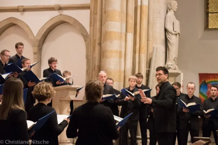 Kammerchor CONSONO konzertiert mit einer App Bild: Kammerchor CONSONO konzertiert mit einer App