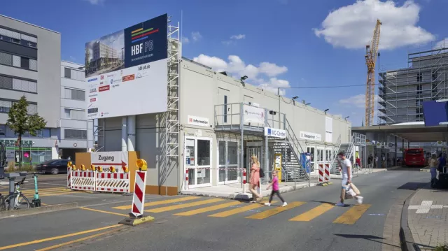 Bild: Bahnhofsneubau in Paderborn: ELA liefert DB-Reisezentrum und Baubüro