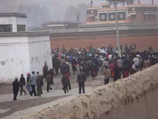 Bild: Bilder von einer größeren Protestaktion tibetischer Schüler und Studenten in Amdo