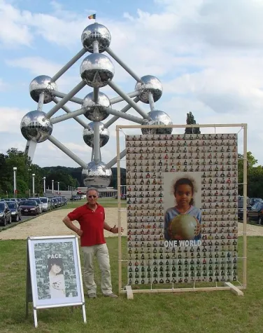 Bild: ONE WORLD - Aktionen des Künstlers Theo Hues in Rom, Brüssel und Paris