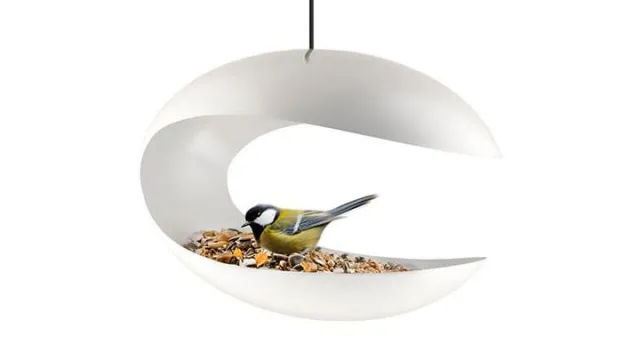Bild: Das Futterhaus von Eva Solo - Design-Vogelhaus neu im Red Dot Shop