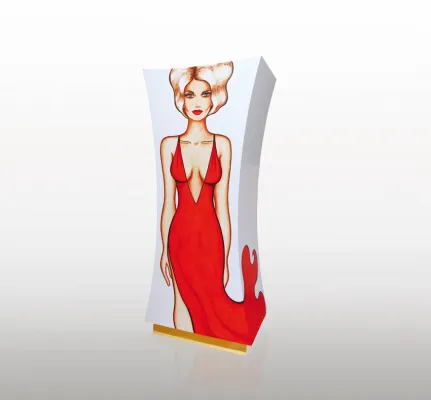 Bild: Kunstprojekt: 150 hochkarätige Gäste bei der Präsentation des Luxusmöbel „90-60-90 SENSUAL LADY“