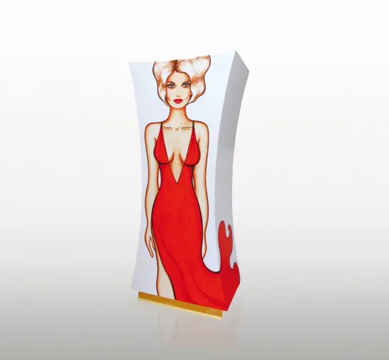 Kunstprojekt: 150 hochkarätige Gäste bei der Präsentation des Luxusmöbel „90-60-90 SENSUAL LADY“ Bild: Kunstprojekt: 150 hochkarätige Gäste bei der Präsentation des Luxusmöbel „90-60-90 SENSUAL LADY“