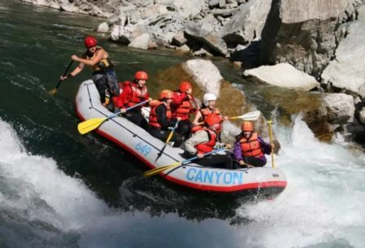 River Rafting auf einem der Gebirgsflüsse in den Rocky Mountains. © SD5 SE Kootenay, B.C., Canada
