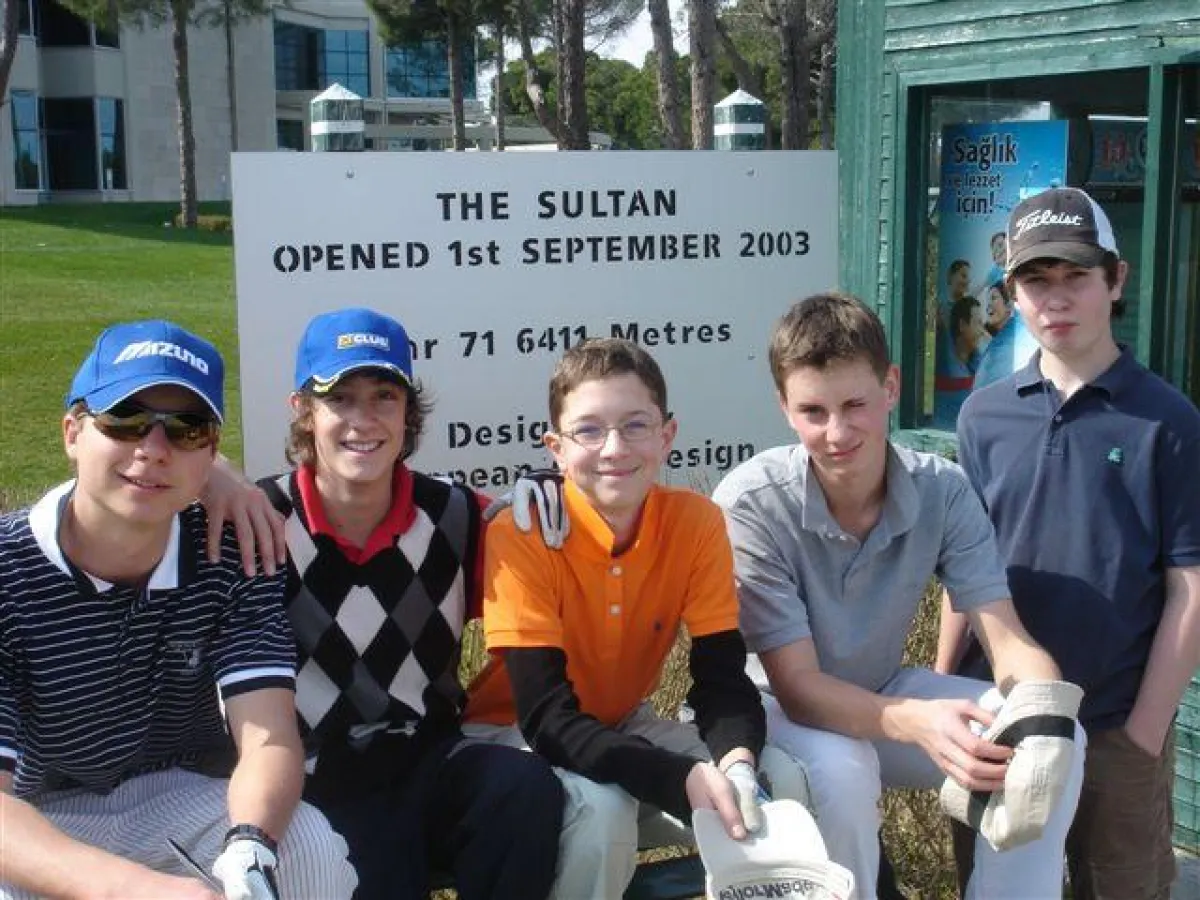 Die Tiger Woods? des Salzkammerguts: Philipp Nausch, Lukas Skergeth, Tobias Zehetner, Mikey Zinnburg und Nikolas Oberwallner.