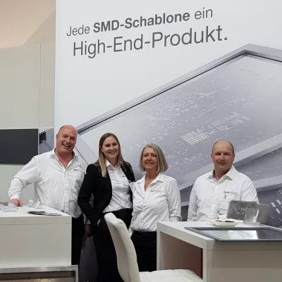 Bild: Spezialist für SMD-Schablonen on Tour
