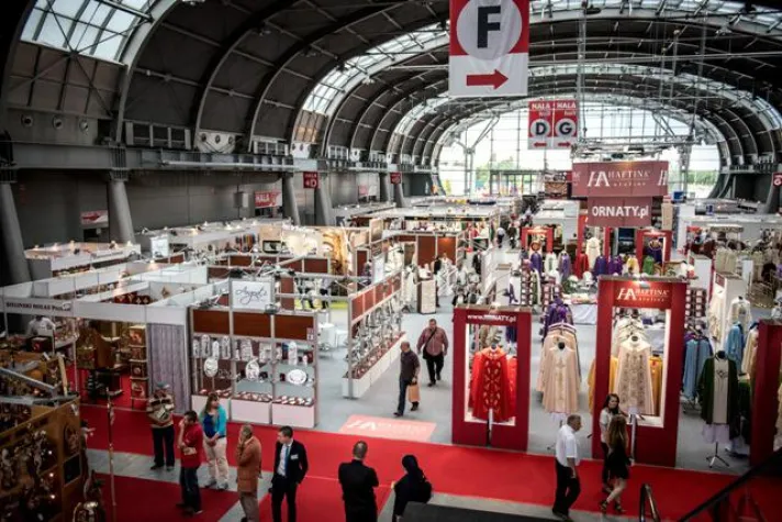 Herder Verlag auf der Messe SACROEXPO mit päpstlicher Medaille ausgezeichnet Bild: Herder Verlag auf der Messe SACROEXPO mit päpstlicher Medaille ausgezeichnet