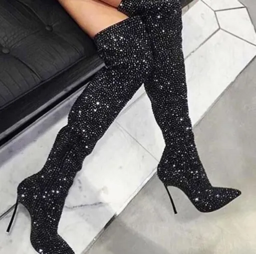 Bild: High-Heels und XL-Pumps in Übergrößen von Giaro bei schuhplus