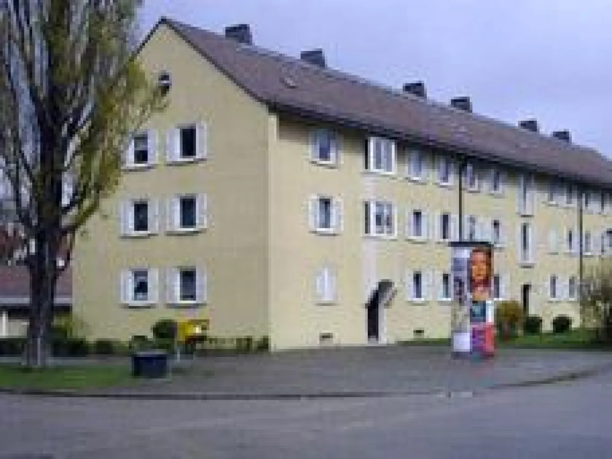 Teilansicht der gepflegten Wohnanlage in München-Sendling