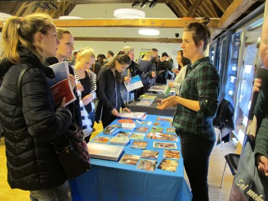 Bild: Von Basel in die weite Welt Youth Education & Travel Fair Basel informiert zu Auslandsaufenthalten