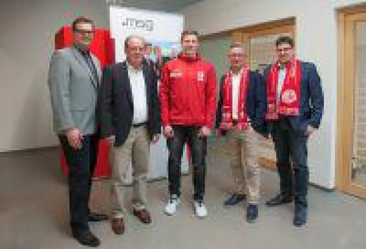 Fabian Rode (HSG), Gerhard Blömers (HSG), Nicky Verjans (Kapitän HSG),  Markus Kottwitz und Martin vom Bruch (msg services)