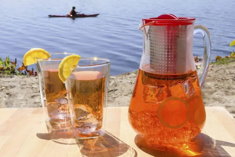 Bild: Bio-Eistee oder Limonade mit dem Iced Tea Control von finum