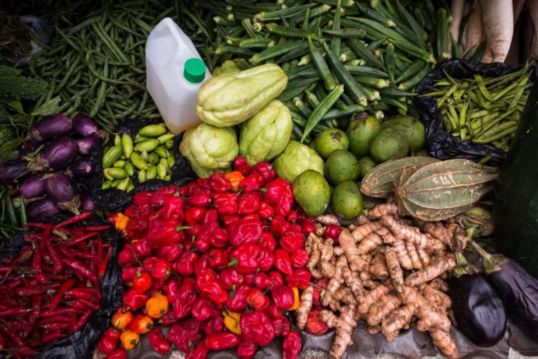 Der Nährstoffgehalt von Obst und Gemüse nimmt seit einem halben Jahrhundert ab. Kann uns das egal sein? Bild: Der Nährstoffgehalt von Obst und Gemüse nimmt seit einem halben Jahrhundert ab. Kann uns das egal sein?