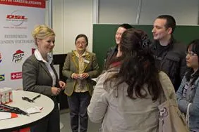 Tag der Logistik 2014: QSL stellt sich Studierenden vor – Unternehmenspräsentation an der TH Mittelhessen Bild: Tag der Logistik 2014: QSL stellt sich Studierenden vor – Unternehmenspräsentation an der TH Mittelhessen