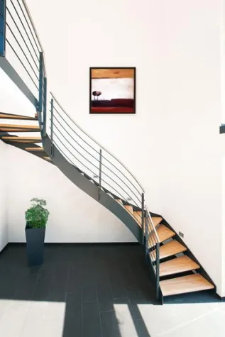 Bild: Mit Schwung nach oben – Flachstahltreppen als moderne Allrounder