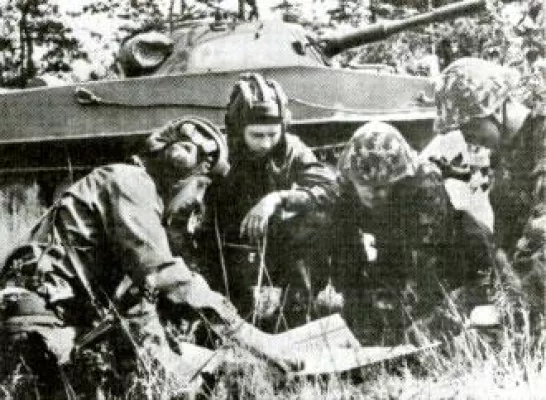 Bild: Helios-Verlag Pröhuber - NVA Generäle Goldbach, Leonhardt, Paduch zur Rolle der NVA bei CSSR-Intervention 68