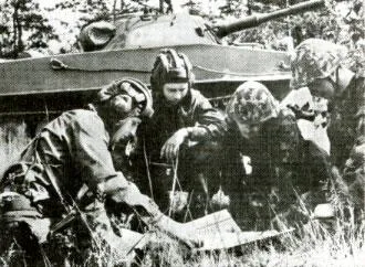 Bild: Helios-Verlag Pröhuber - NVA Generäle Goldbach, Leonhardt, Paduch zur Rolle der NVA bei CSSR-Intervention 68