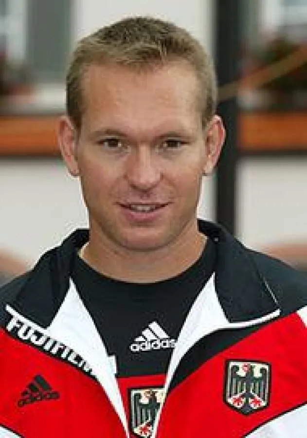 Lars Figura unterstützt die „Dynamic Soccer Stars“ des Vereins „Aktion Liebe Deinen Nächsten e.V.“