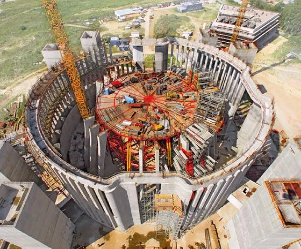 Mit Kompetenz, Erfahrung und einer umfassenden PERI Schalungs- und Gerüstlösung wird in Warschau ein außergewöhnlicher Tempel realisiert. (Foto: PERI GmbH)