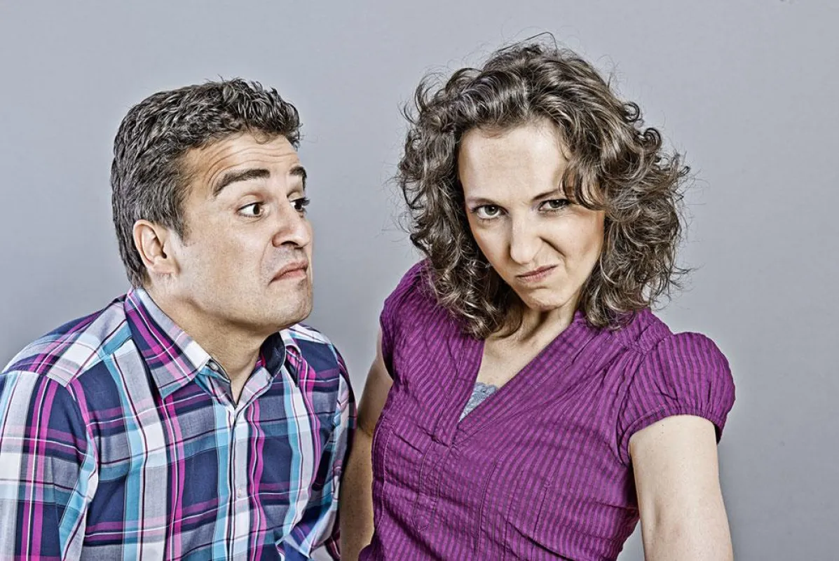 Bei der Premiere des improvisierten Theaterstücks Paartherapie haben nicht nur Pärchen etwas zu la