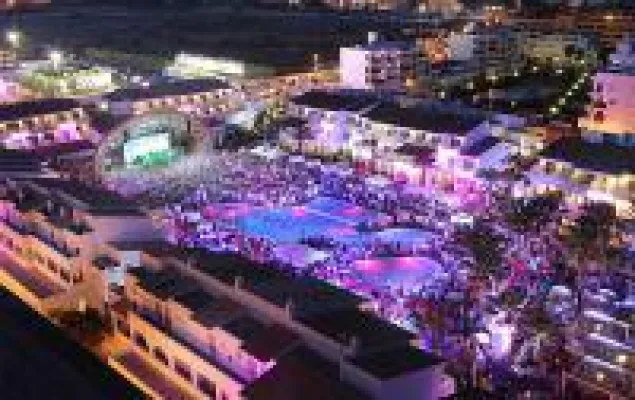 Bekanntgabe der Designer für die 3. Mercedes-Benz Fashion Week Ibiza im Ushuaïa Ibiza Beach Hotel Bild: Bekanntgabe der Designer für die 3. Mercedes-Benz Fashion Week Ibiza im Ushuaïa Ibiza Beach Hotel