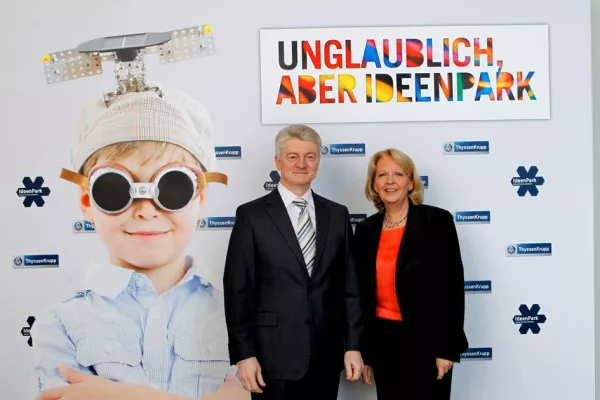 Bild: Das Tor in eine andere Welt im IdeenPark 2012