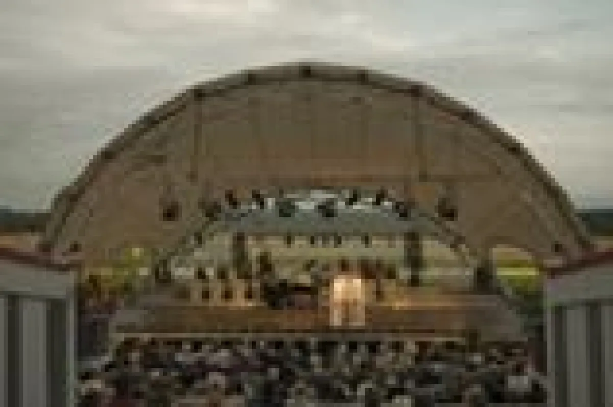 7.000 Besucher erlebten am Wochenende Hoppegarten Klassik.Philharmonie im Grünen auf der Galopprennbahn Hoppegarten bei Berlin.