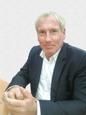 Bild: Neue Positionen: Zwei Ingenieure betreuen die Hotels bei Renovierung und Energie