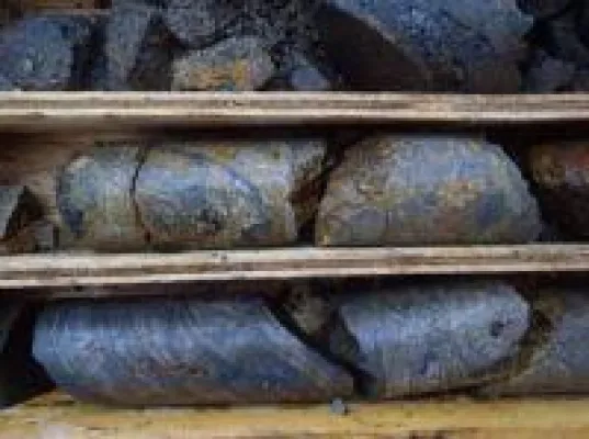 Bild: White Gold stößt auf fast 7 g/t Gold über 32 m!