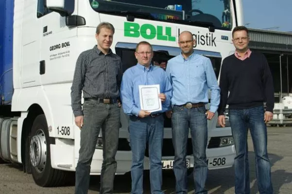 Bild: Spedition Boll nimmt Unitrans Umweltpreis 2010 entgegen - Bestes Resultat unter 34 Stationen