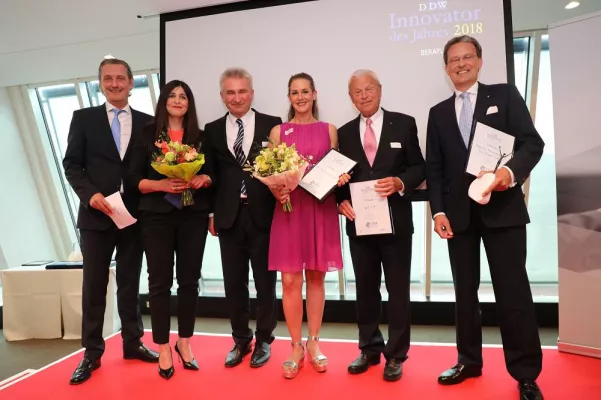 Bild: Top Management Coach Christine Walker erhielt den „Innovationpreis 2018“ der Deutschen Wirtschaft