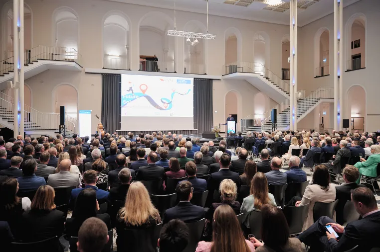 Bild: Gemeinsame Presseinformation der Leibniz Universität Hannover und der Unternehmerverbände Niedersachsen  Future 
