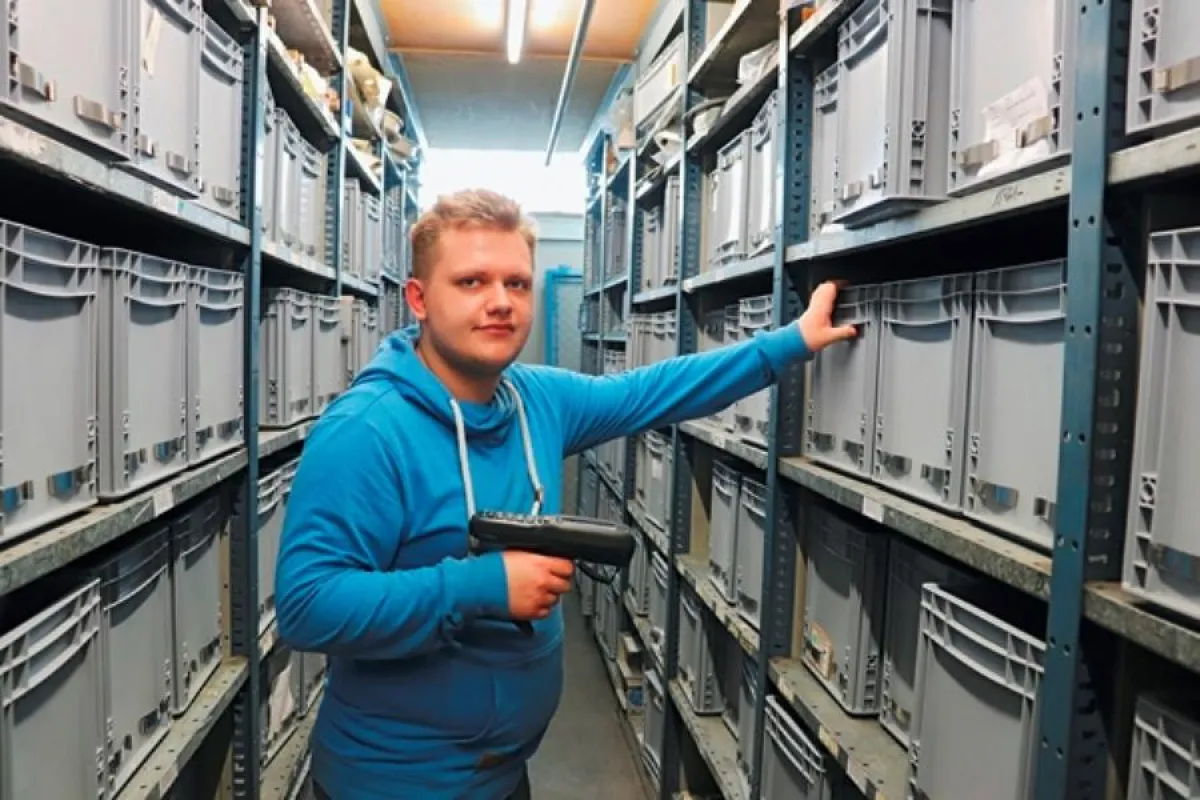 Samuel Everhartz ist auf dem besten Weg zum Fachlageristen