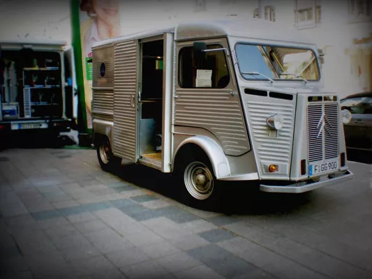 Frankfurt kreativ und innovativ - Erster Web-Übertragungswagen als Vorbote des TV 3.0 Bild: Frankfurt kreativ und innovativ - Erster Web-Übertragungswagen als Vorbote des TV 3.0