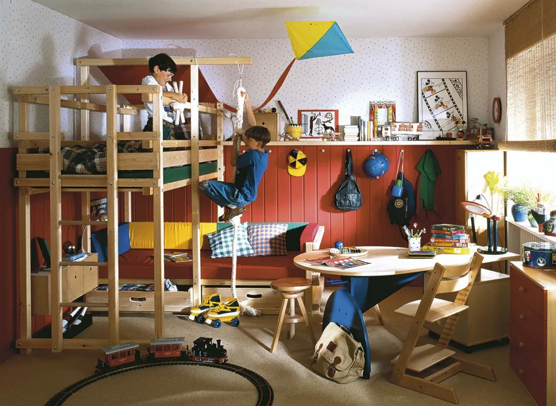 Farbiges Profilholz sorgt auch im Kinderzimmer für Stimmung. Osmo/Holzland