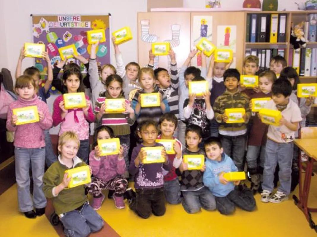 fotokasten verschenkt über 6.000 Lunchboxen