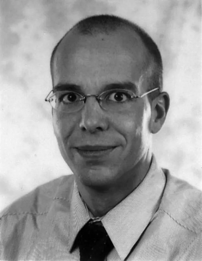 Alexander Velten Rechtsanwalt in Gießen Fon. 0641-9607441 Fax. 0641-6868899 Mobil 0179-4566757 Velten@anwalt-fvvs.de