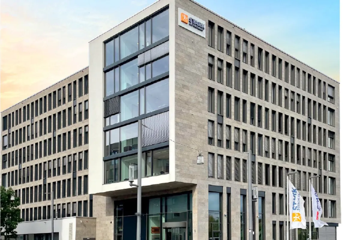 Büroobjekt „FORTE“ auf Offenbacher Hafeninsel (© Colliers)