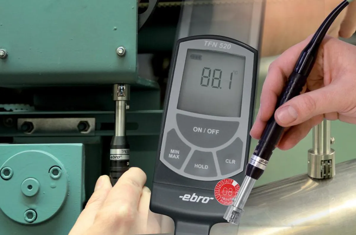 Verlässliche Oberflächentemperaturmessung – z.B. mit dem TFN 520 von Ebro Electronic mit integriertem Thermoelement-Sensor im Temperaturfühler.
