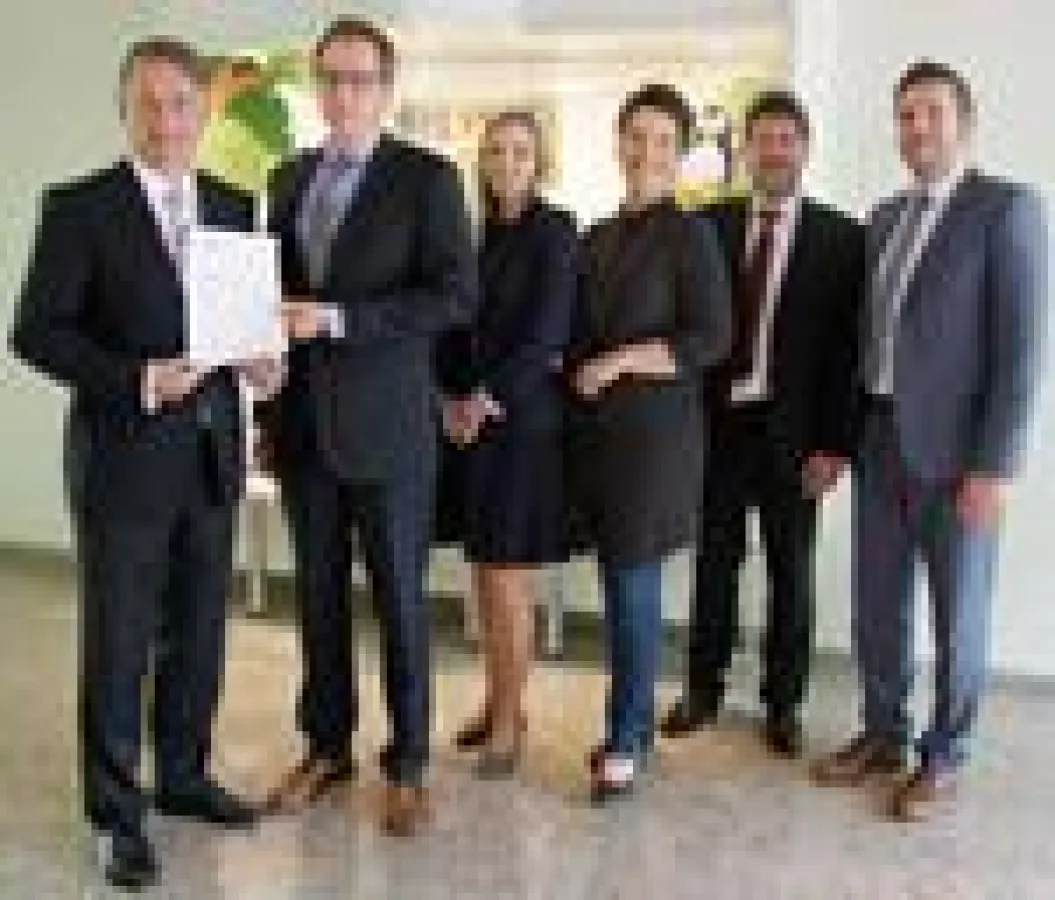 Urkundenübergabe in Wahlstedt